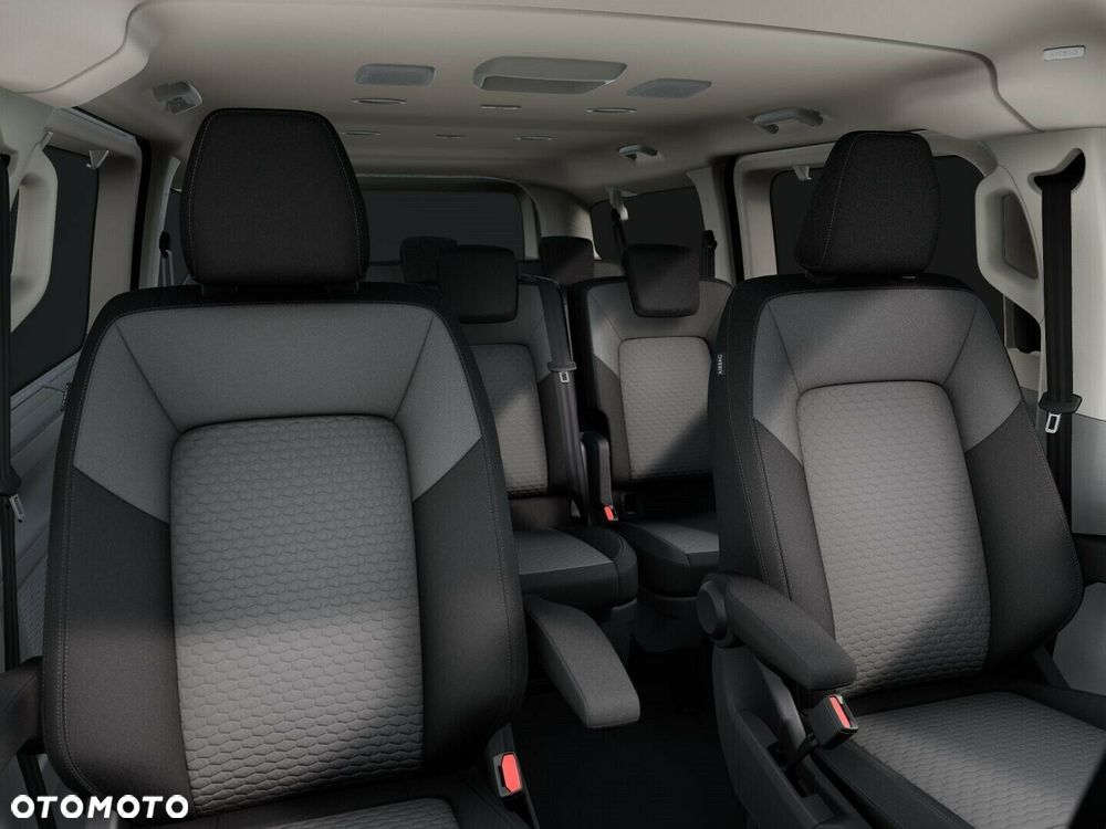 Volkswagen Caravelle - 8