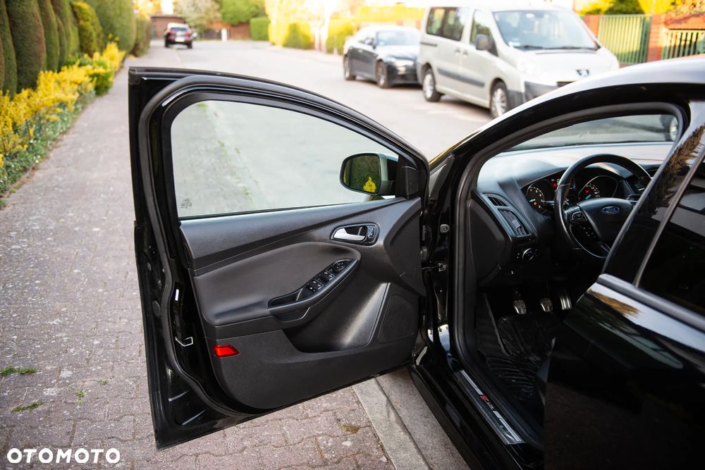 Ford Focus 1.5 EcoBoost ST-Line Red ASS - 18