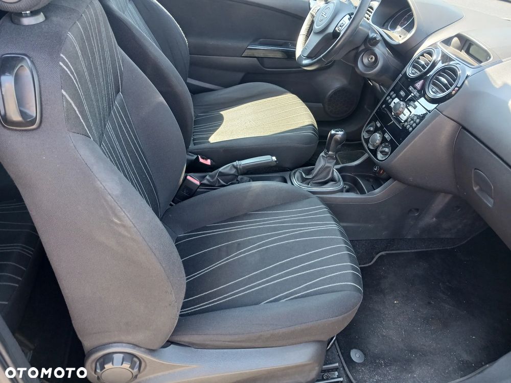 Opel Corsa 1.2 16V Cosmo - 8