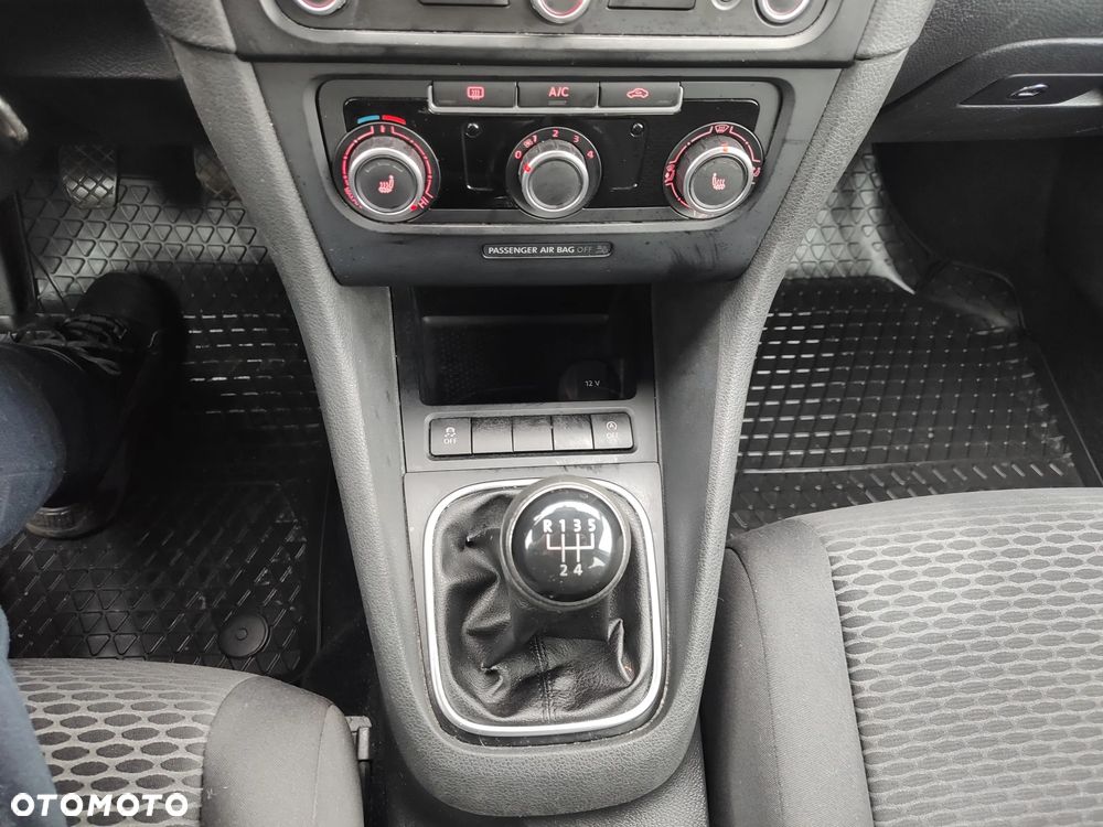 Volkswagen Golf 1.6 TDI BlueMotion Technology Comfortline - 32