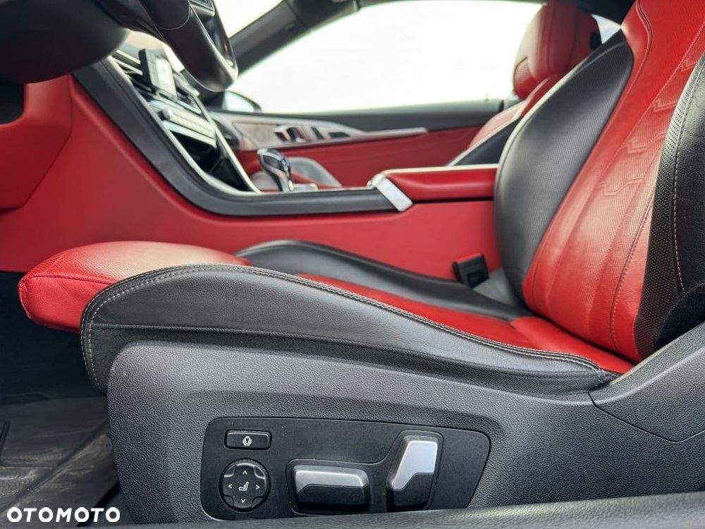 BMW Seria 8 - 22