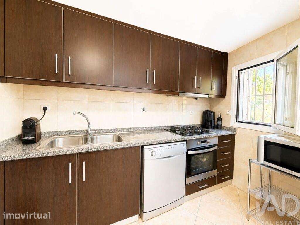 Casa / Villa em Amendoeira - Grande imagem: 2/31