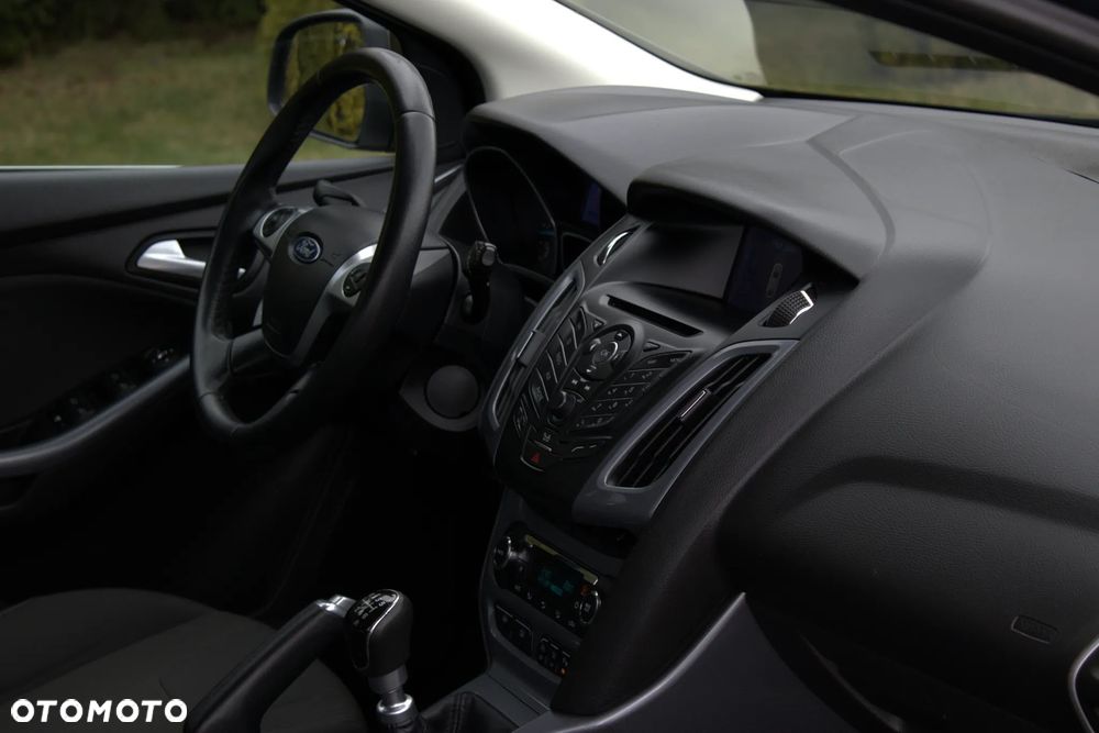 Ford Focus SW 1.6 TDCi DPF S&S Titanium - 25