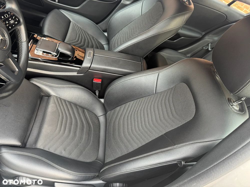 Mercedes-Benz Klasa A 220 4-Matic Progressive 7G-DCT - 13