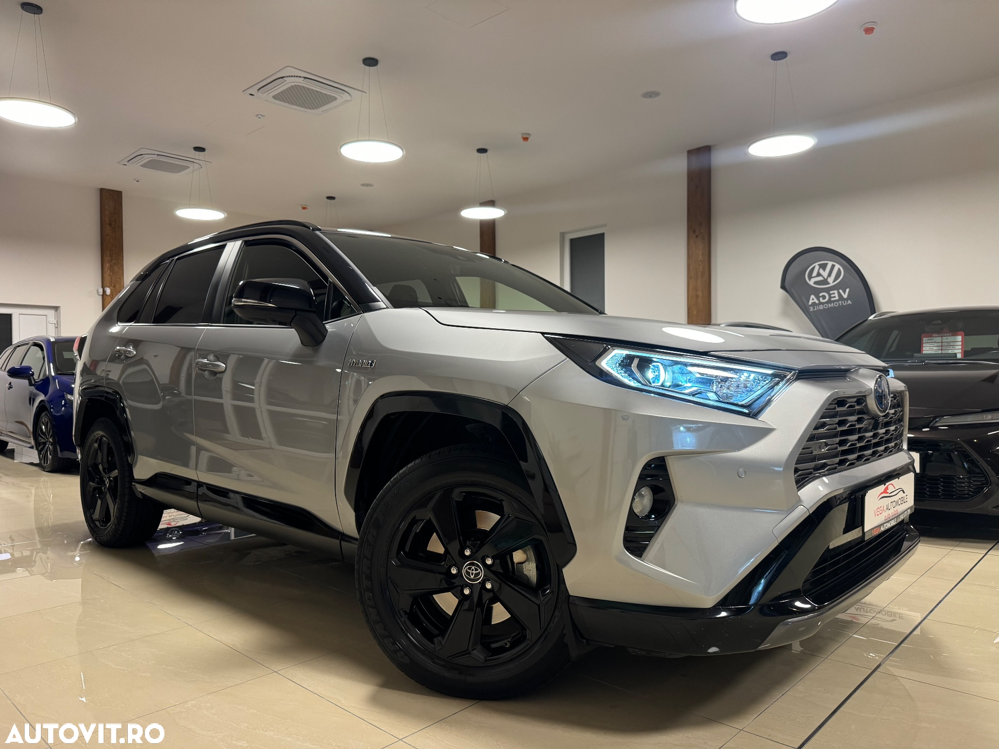 Toyota RAV4 2.5 4x4 Hybrid Team Deutschland - 2
