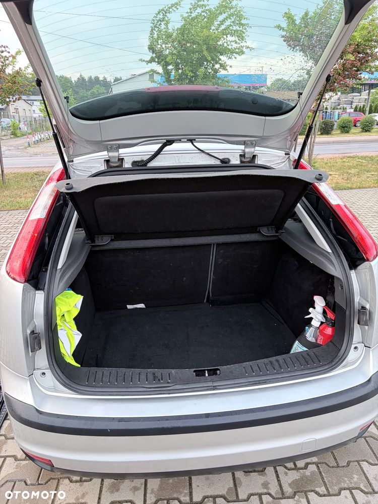 Ford Focus 1.6 16V Ambiente - 7