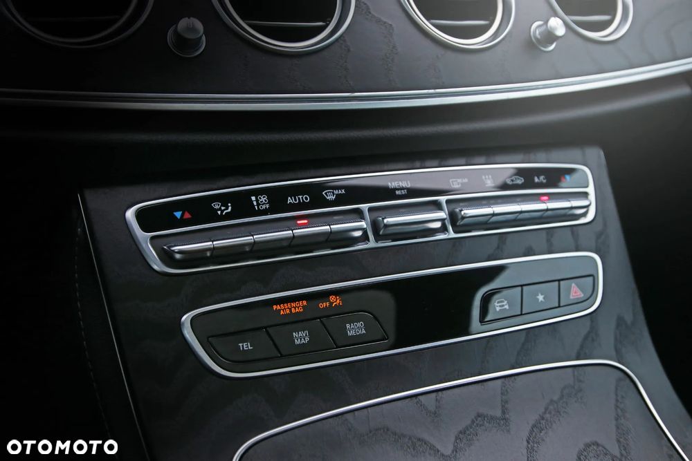 Mercedes-Benz Klasa E 300 Business Edition - 20