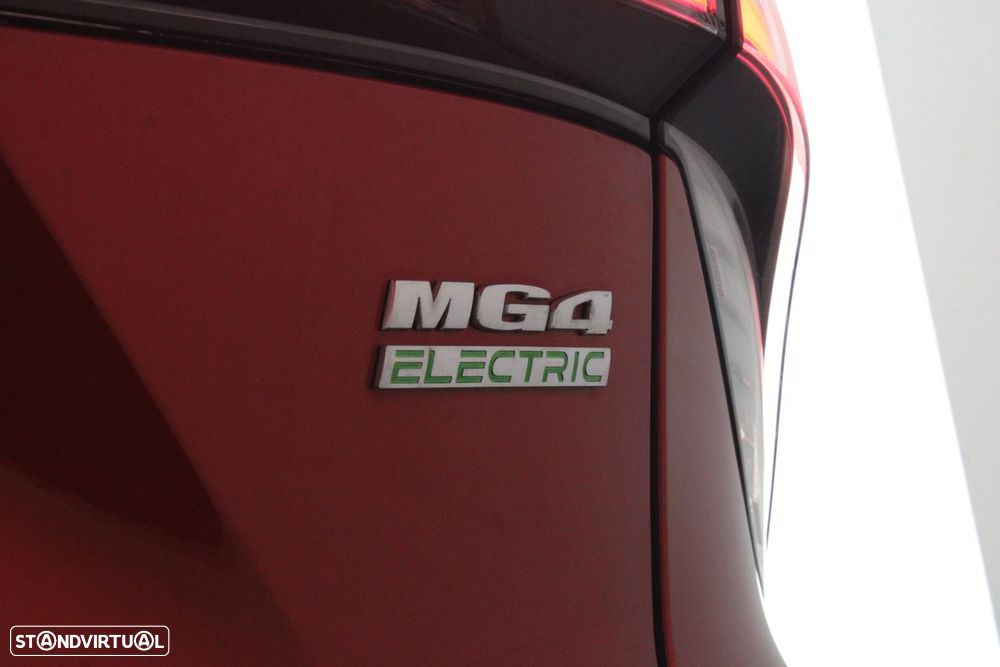 MG MG4 64 kWh Luxury - 47