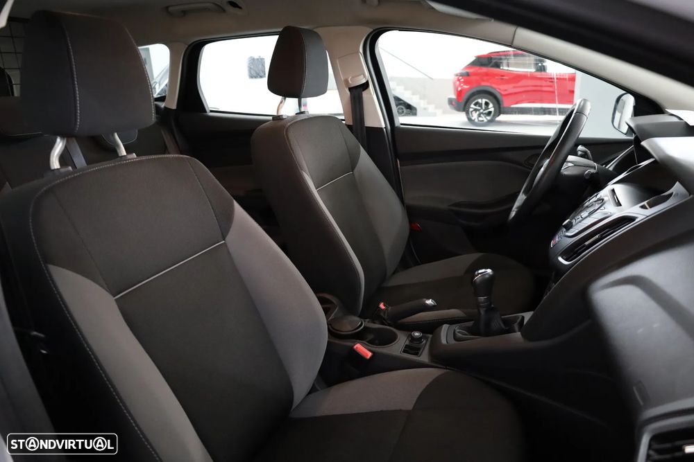 Ford Focus 1.0 EcoBoost S&S Ambiente - 21