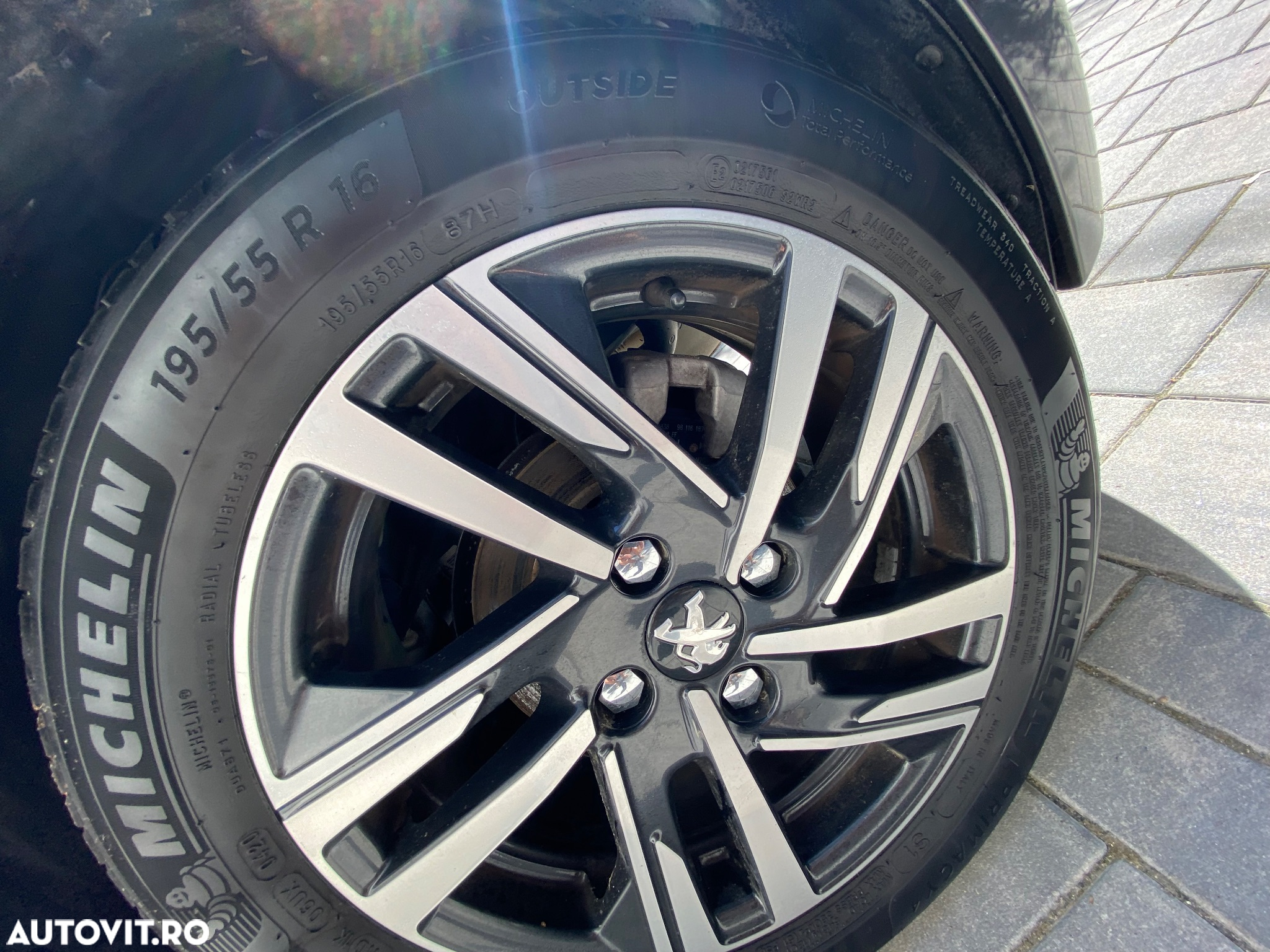 Peugeot 208 PureTech 100 EAT8 Allure Pack - 25