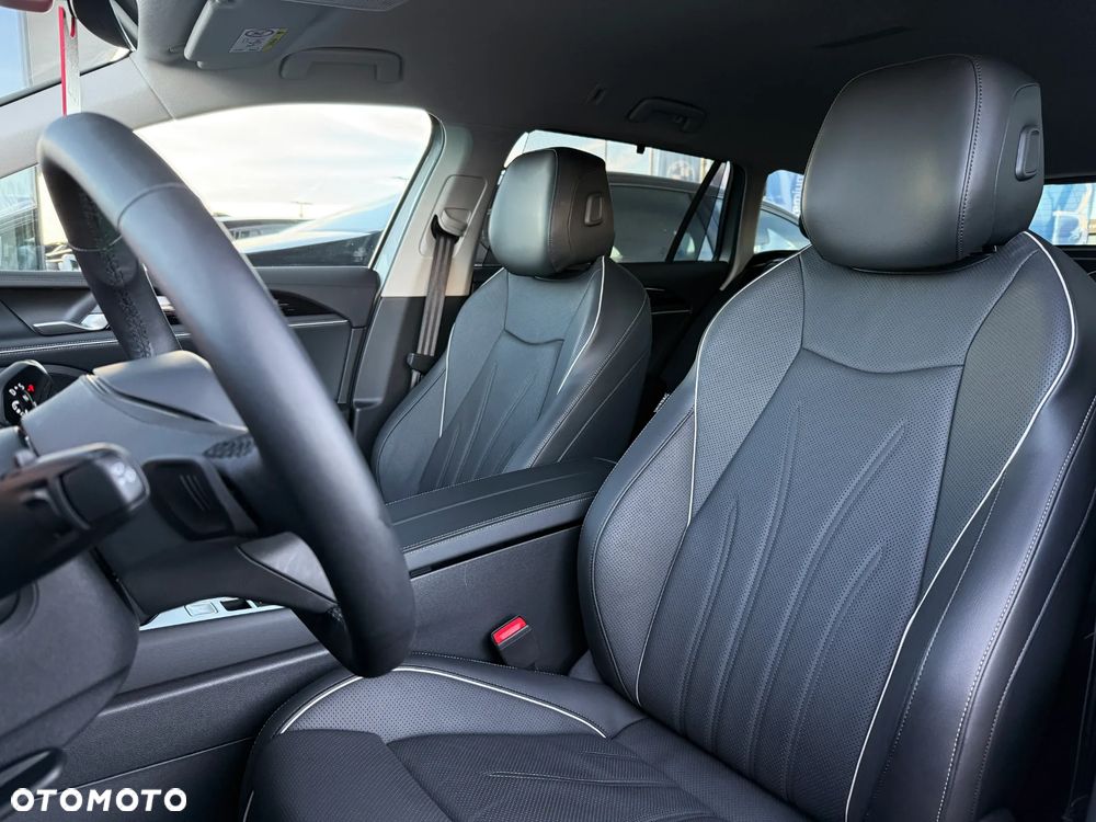 Volkswagen Passat 2.0 TDI SCR Elegance DSG - 19