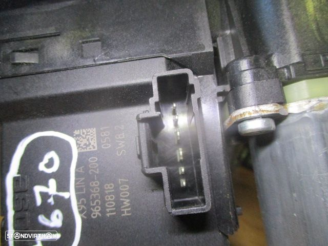 Motor Elevador Vidro 807301396R RENAULT MEGANE 3 SW 2011 FD RENAULT MEGANE 3 FASE 3 2015 1.5DCI 110CV 5P PRETO F DRT RENAULT MEGANE 3 FASE 1 2011 1.9DCI 130CV 5P PRETO F DRT - 3