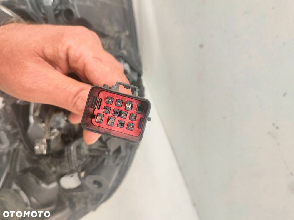 VOLVO S60 V60 XENON 9 PINÓW LAMPA LEWY PRZÓD XENON 31299990 - 7