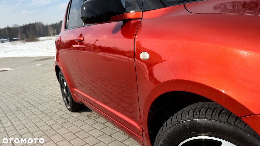 Suzuki Swift 1.3 Limited 25 - 23