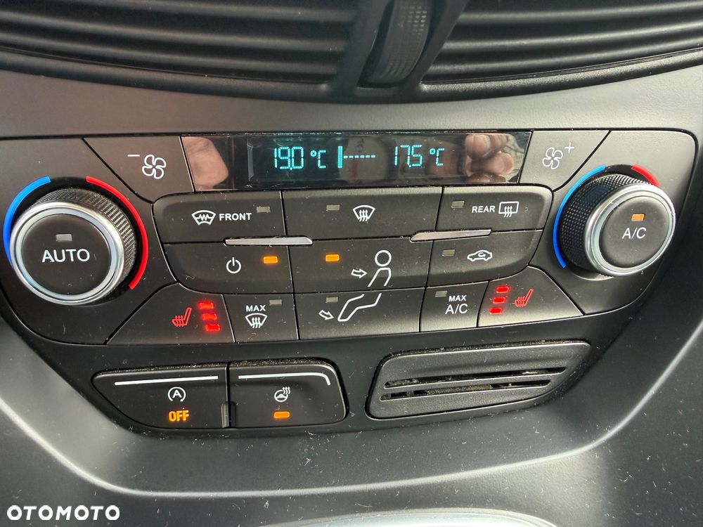 Ford Kuga 1.5 EcoBoost FWD Titanium ASS GPF - 22