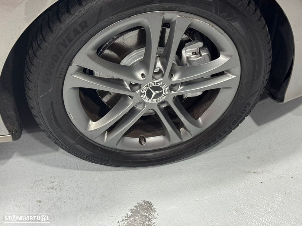 Mercedes-Benz CLA 180 d Shooting Brake Progressive - 21