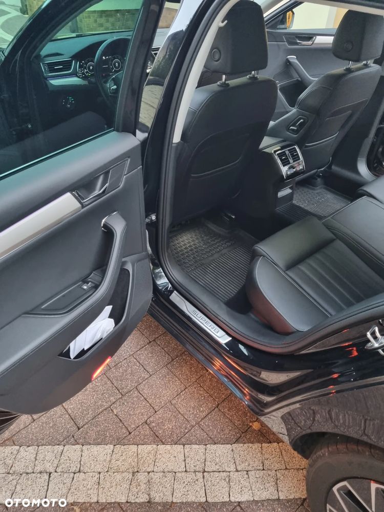 Skoda Superb 2.0 TDI SCR 4x4 L&K DSG - 23