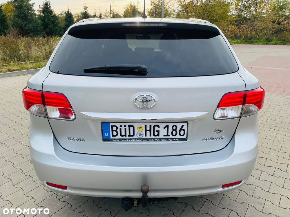 Toyota Avensis 1.8 Multidrive S Executive - 3