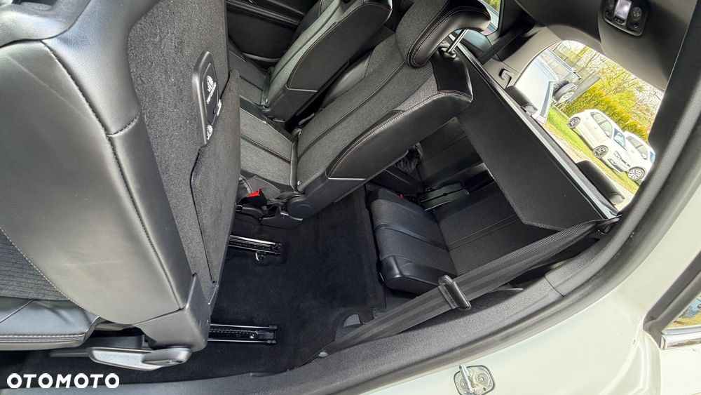 Peugeot 5008 1.6 BlueHDi Style 7os - 33