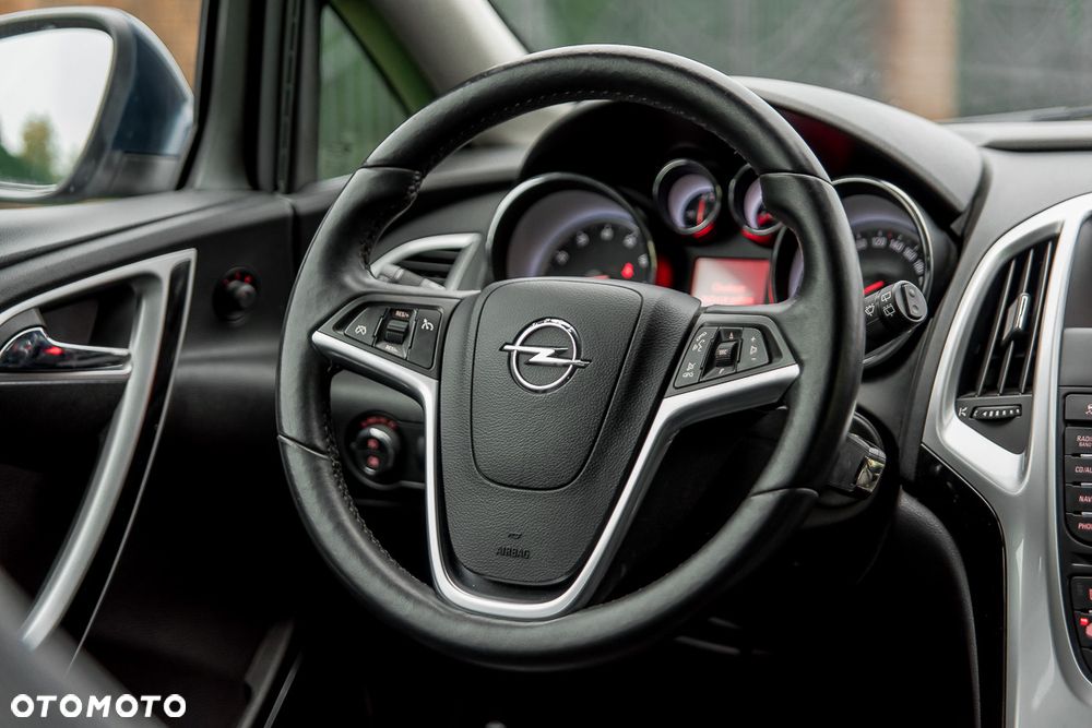 Opel Astra 1.6 T Cosmo - 23