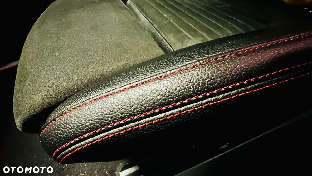 Mercedes-Benz GLA 250 4-Matic AMG Line - 17