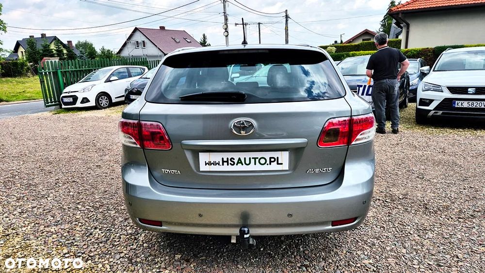 Toyota Avensis 2.0 Sol plus NAVI - 17