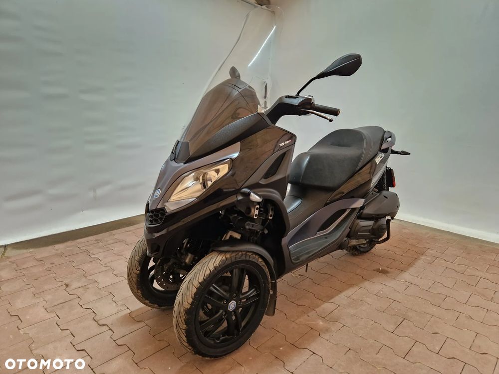 Piaggio MP-3 - 11