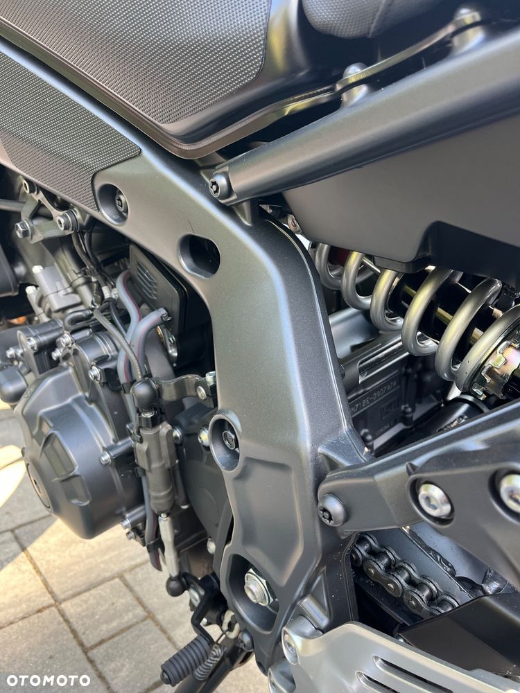 Yamaha MT - 16