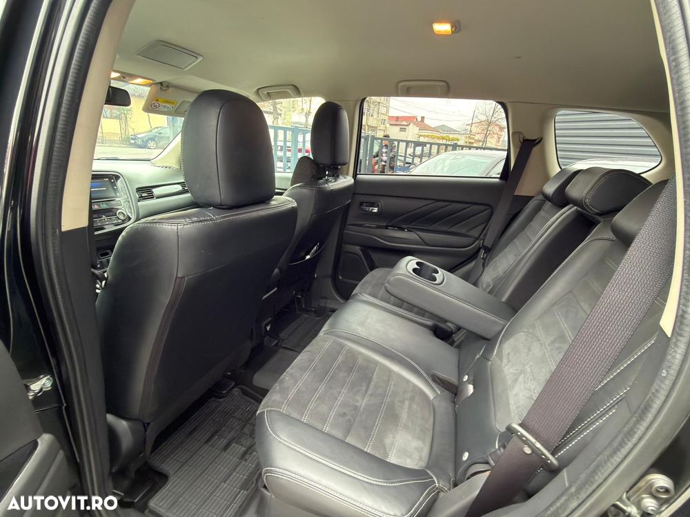 Mitsubishi Outlander - 14