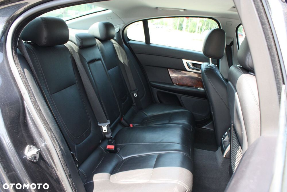 Jaguar XF 3.0 V6 D S Luxury - 18