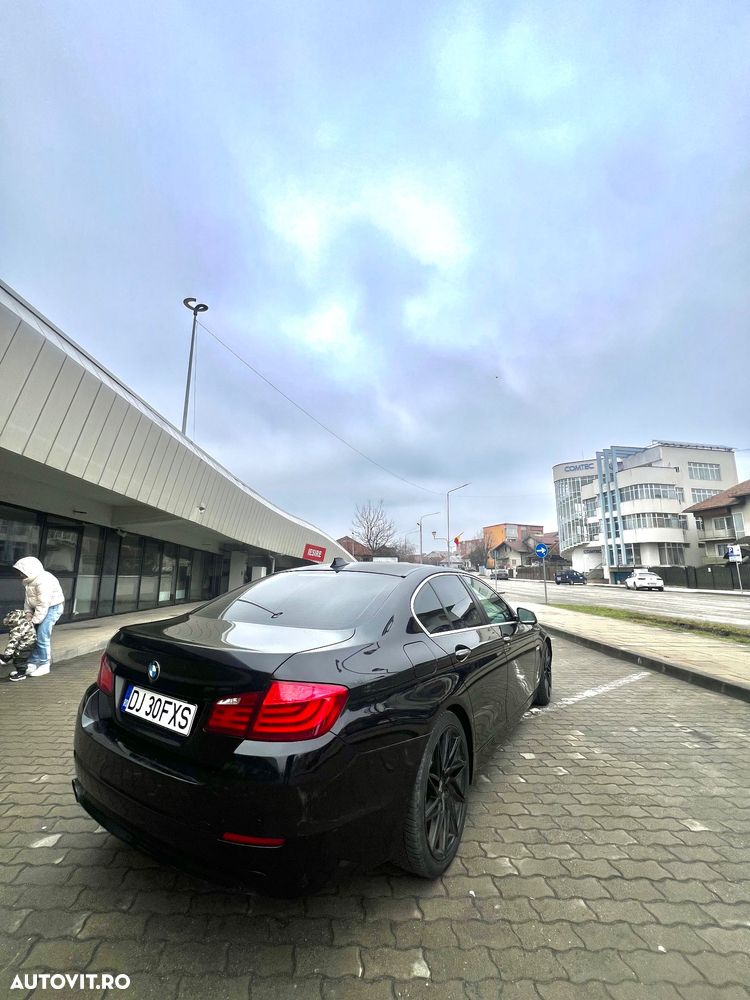 BMW Seria 5 525d Aut. - 9