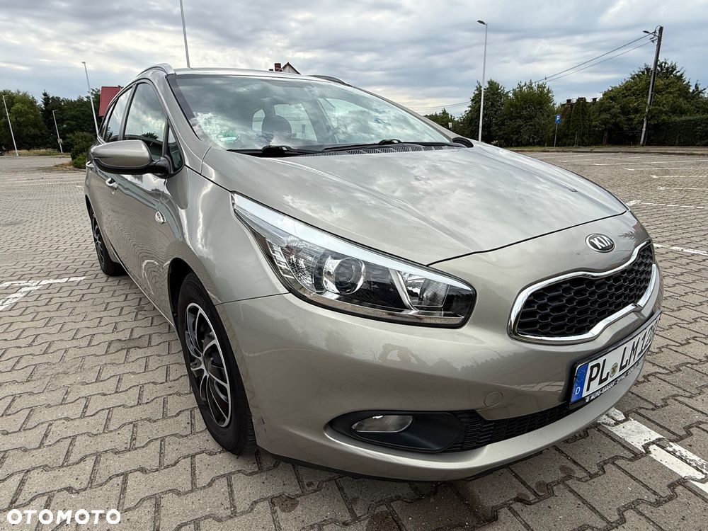 Kia Ceed 1.4 CVVT Dream Team Edition - 12