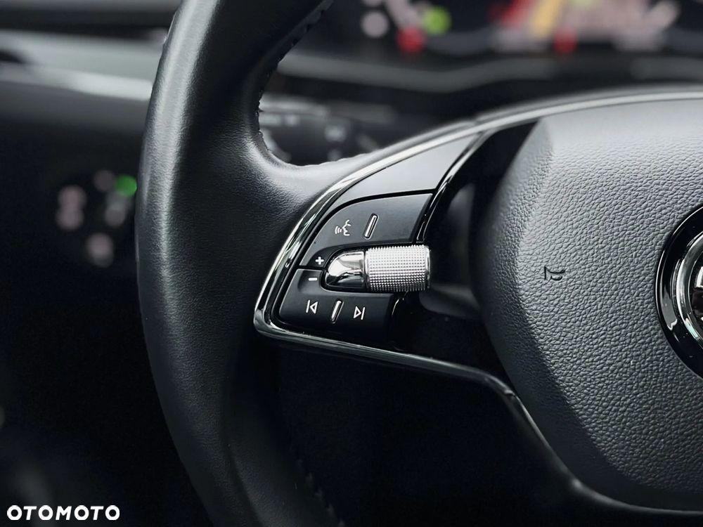 Skoda Superb 2.0 TDI SCR L&K DSG - 15