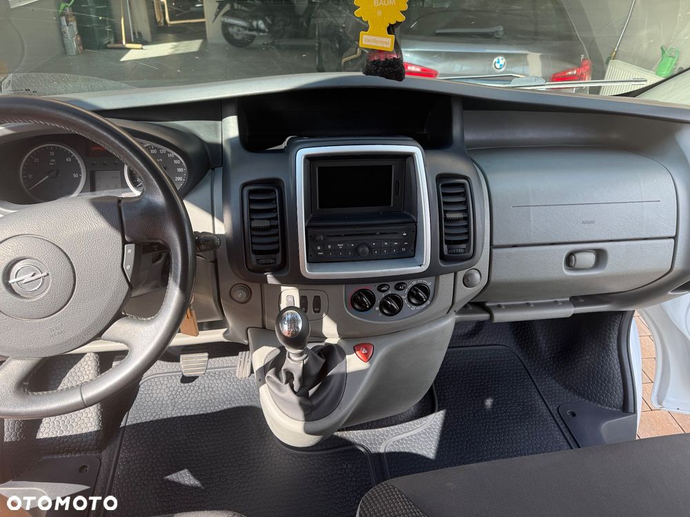 Opel Vivaro - 17