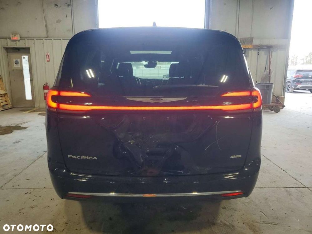 Chrysler Pacifica - 5