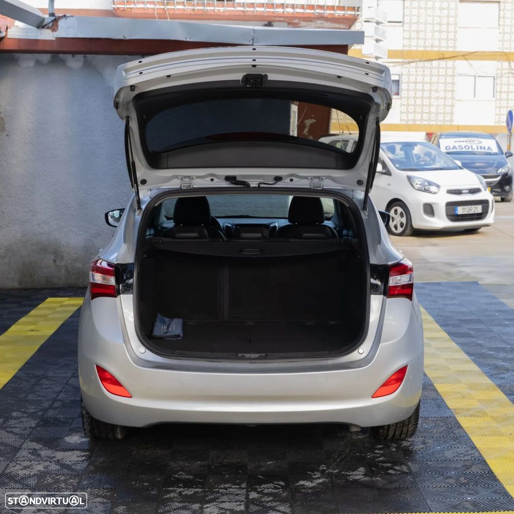 Hyundai i30 SW 1.6 CRDi Style J17 - 7