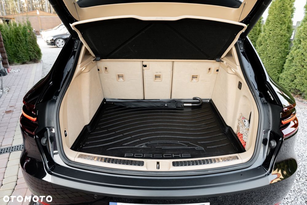 Porsche Macan Turbo - 19