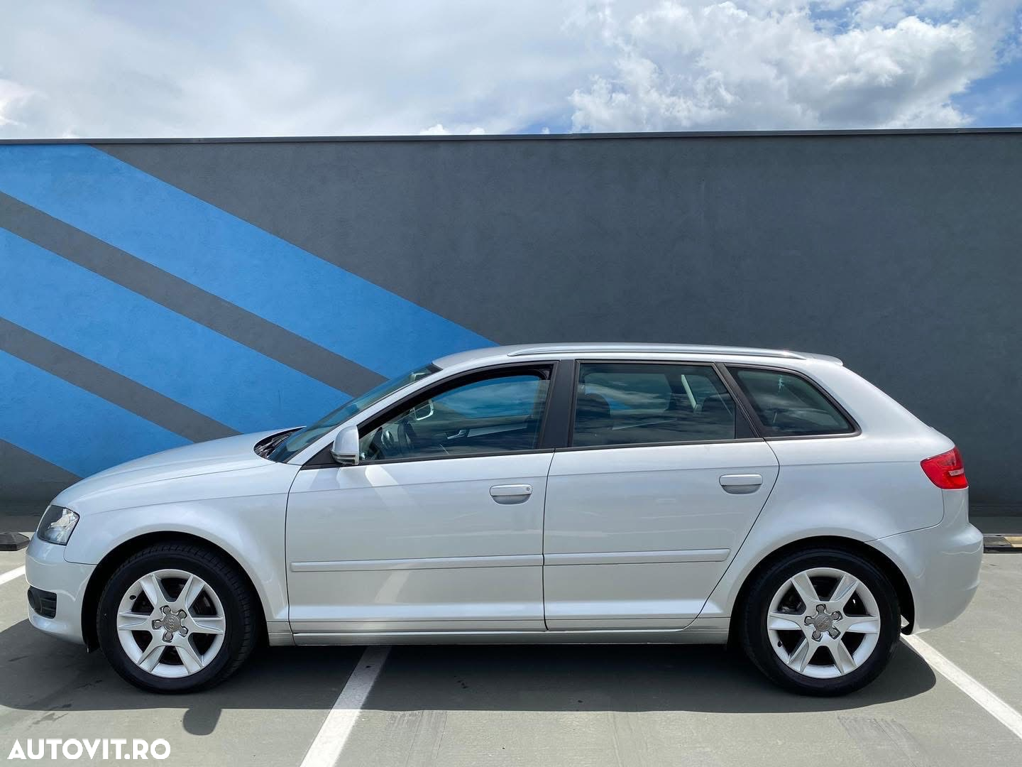 Audi A3 1.6 TDI Sportback Ambiente - 5