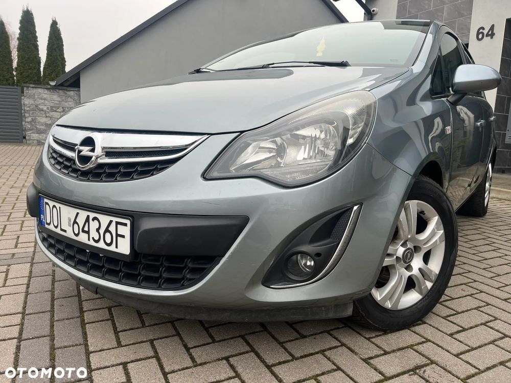 Opel Corsa 1.2 16V Cosmo - 1