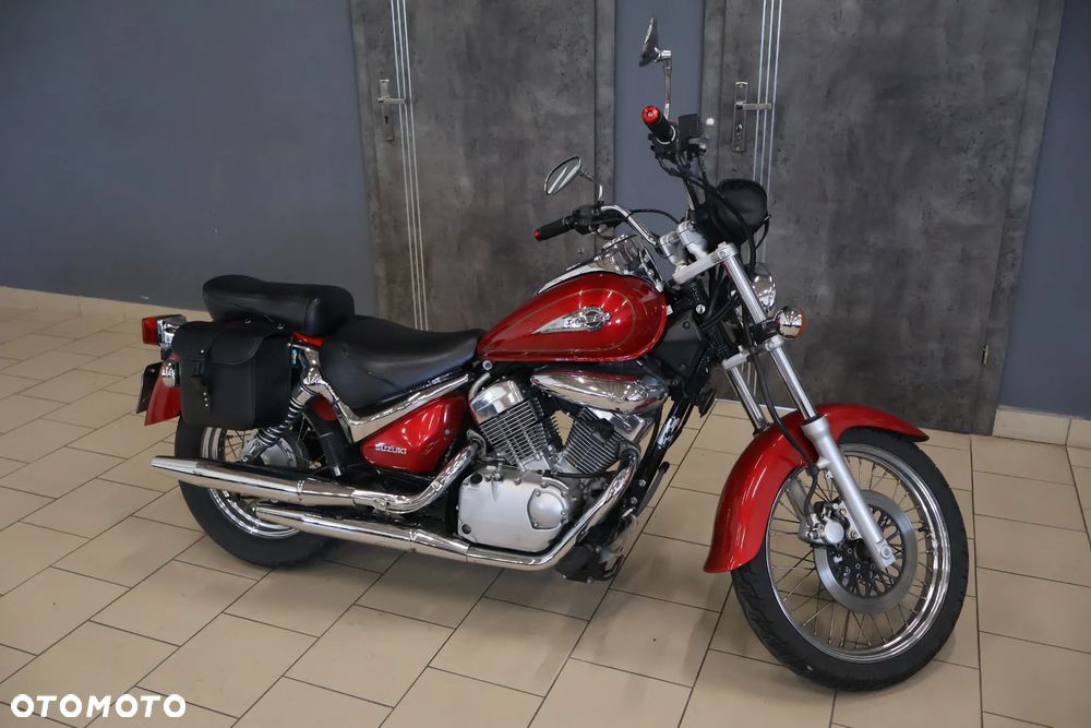 Suzuki Intruder - 2