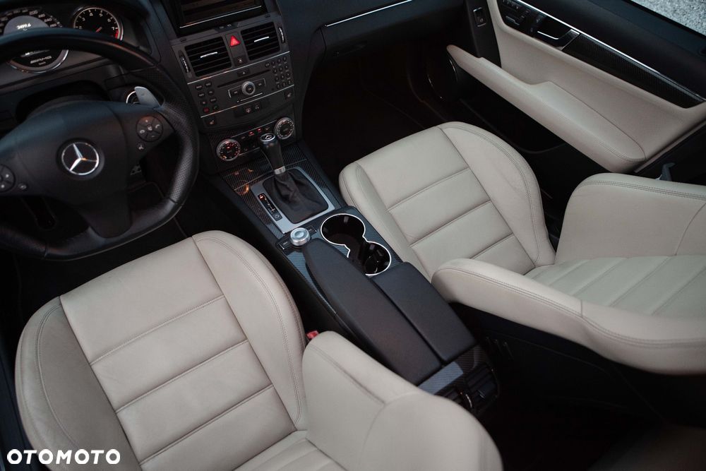 Mercedes-Benz Klasa C 63 AMG 7G-TRONIC - 23