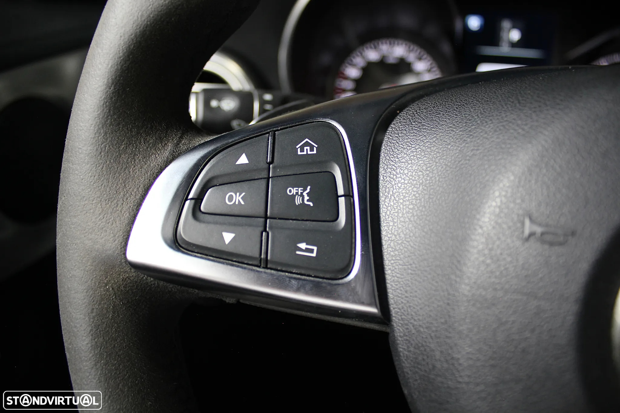 Mercedes-Benz C 300 Coupe 9G-TRONIC Night Edition - 13