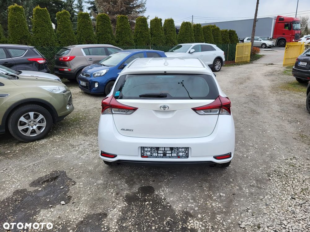 Toyota Auris 1.33 Dual-VVT-i Cool - 10
