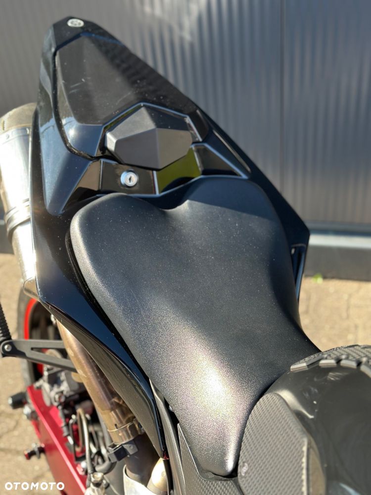 Yamaha R1 - 7