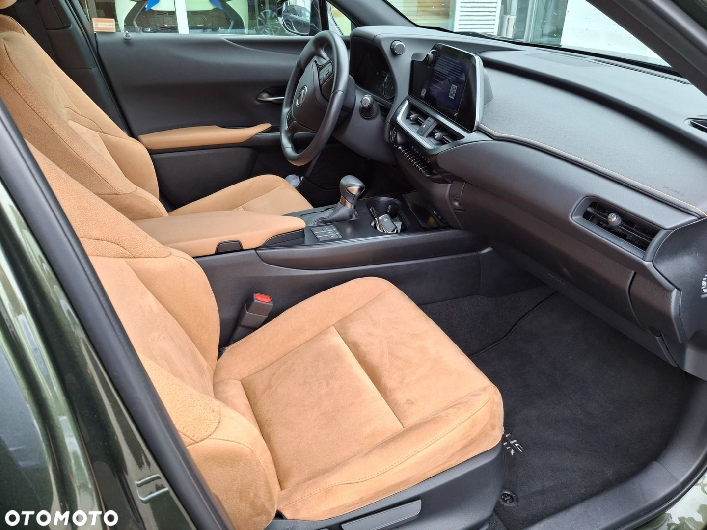 Lexus UX - 15