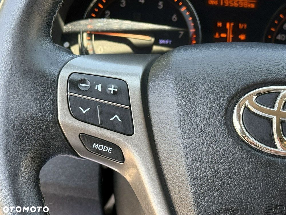 Toyota Avensis 1.8 Sol - 19