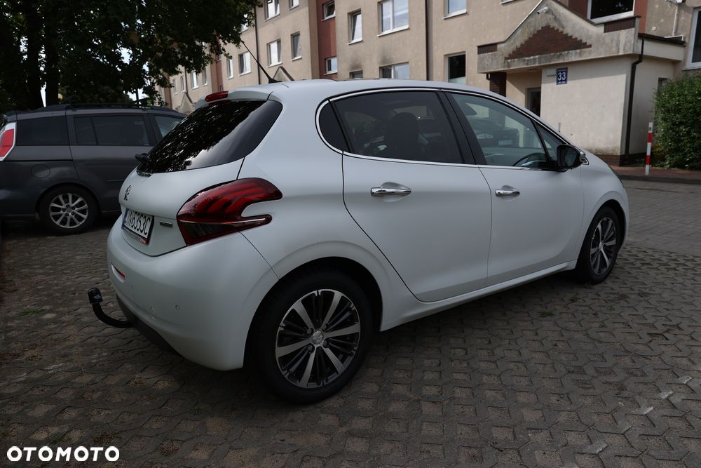 Peugeot 208 1.2 PureTech Allure S&S - 6