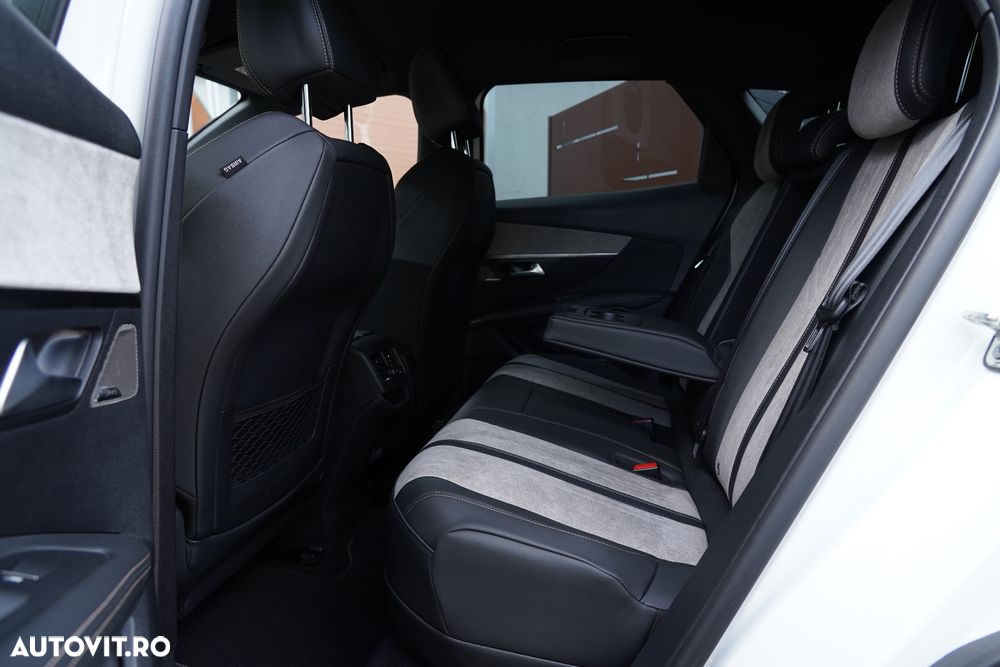 Peugeot 3008 PHEV 300 EAT8 4X4 Allure Pack - 28