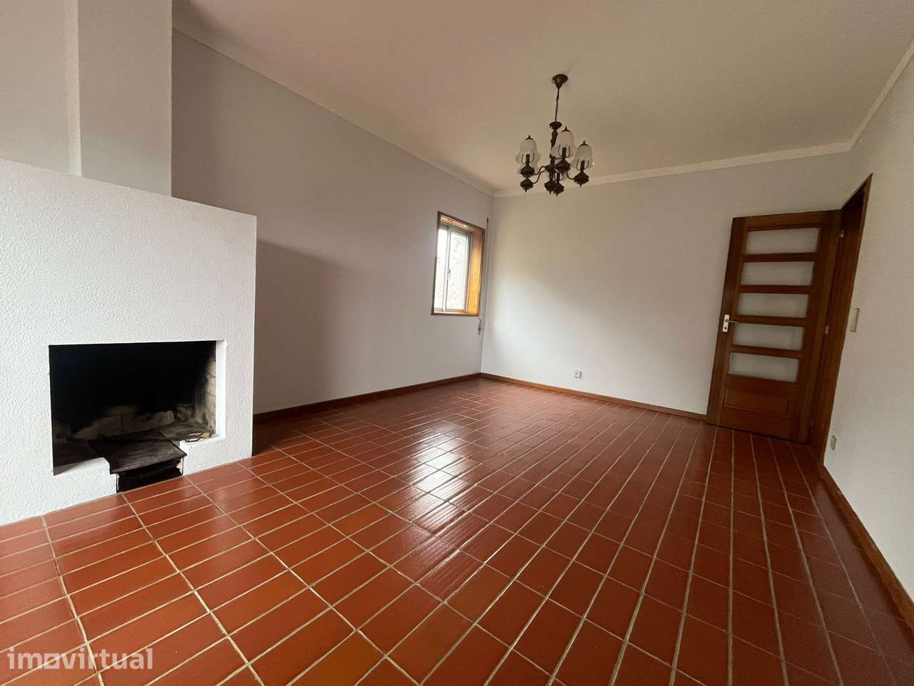 Excelente T2 com Sótão localizado perto do centro de Gondomar - Grande imagem: 2/28