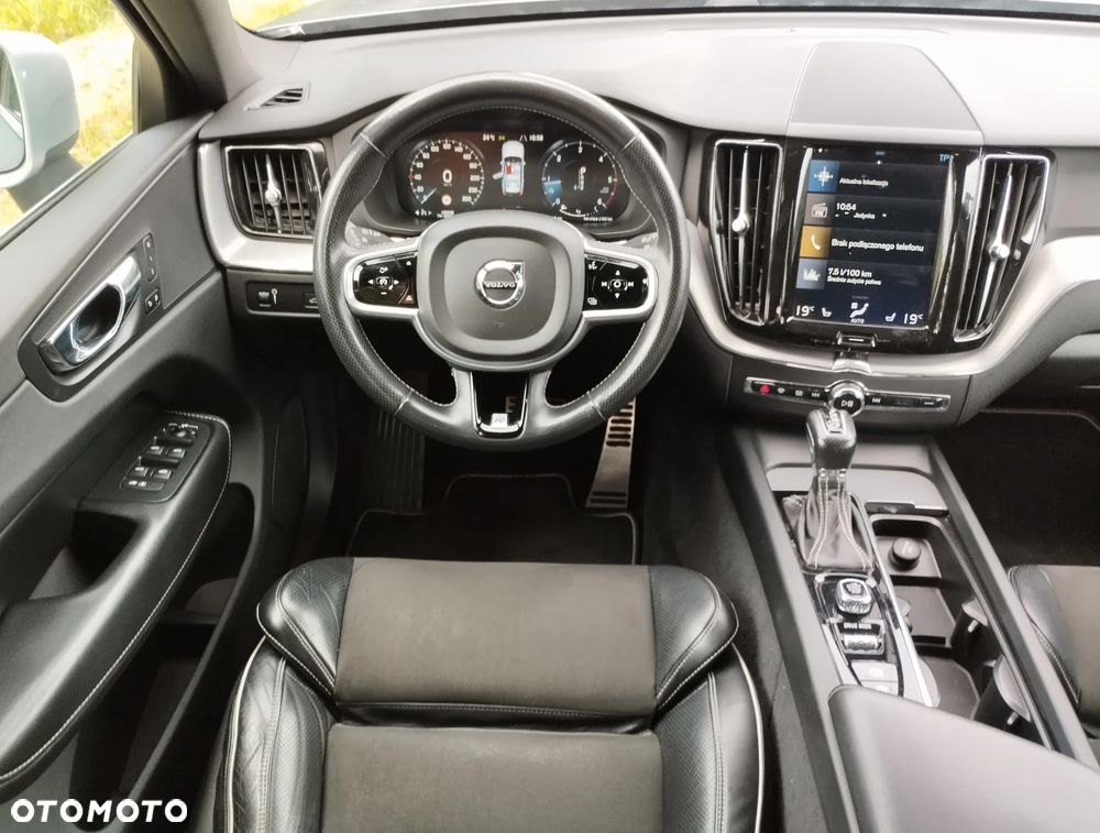 Volvo XC 60 D5 SCR AWD R-Design - 13